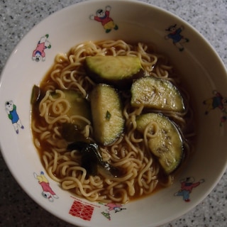 水茄子とワカメの味噌ラーメン